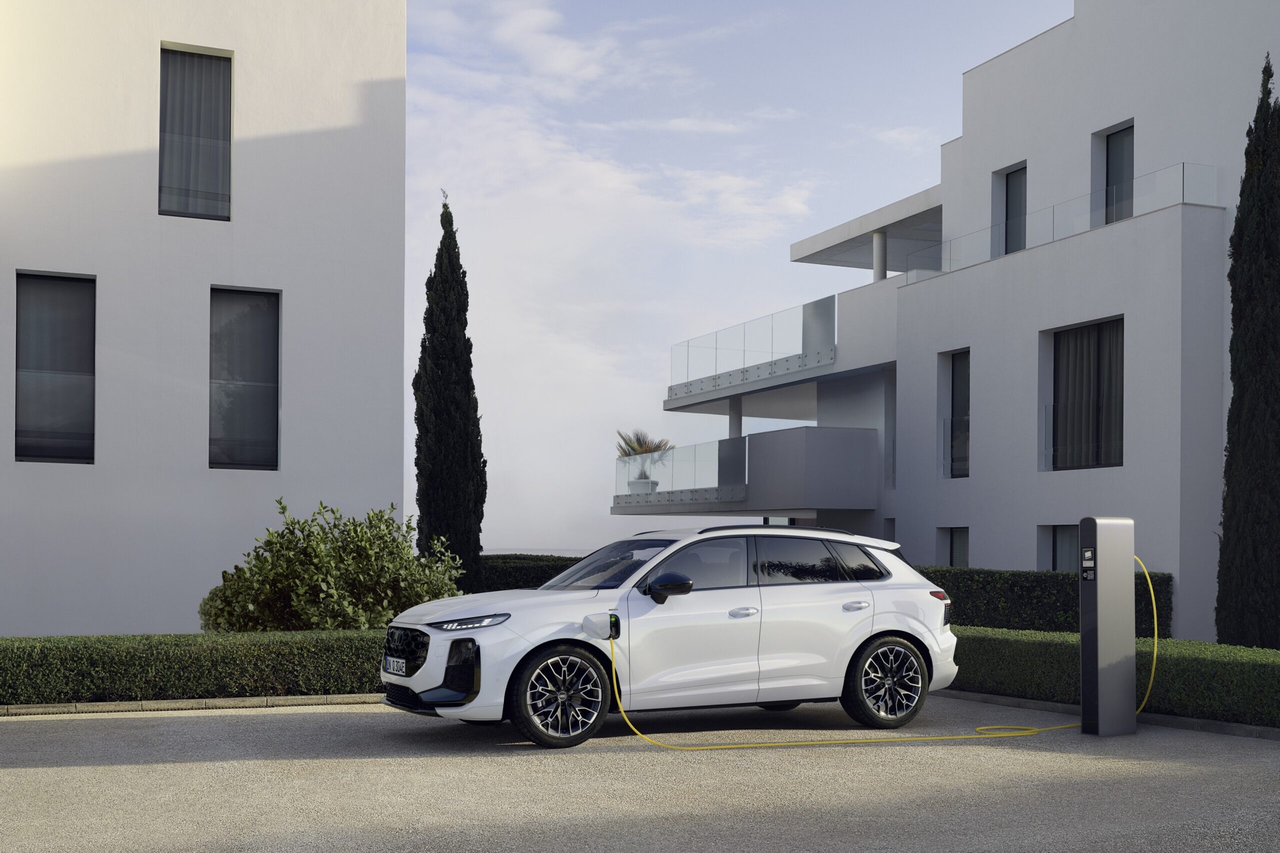 audi q3 e hybrid .jpg