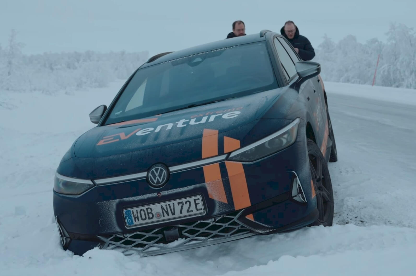 five people crossed the polar circle in a volkswagen id7 to prove evs work in the cold 6 0.jpg