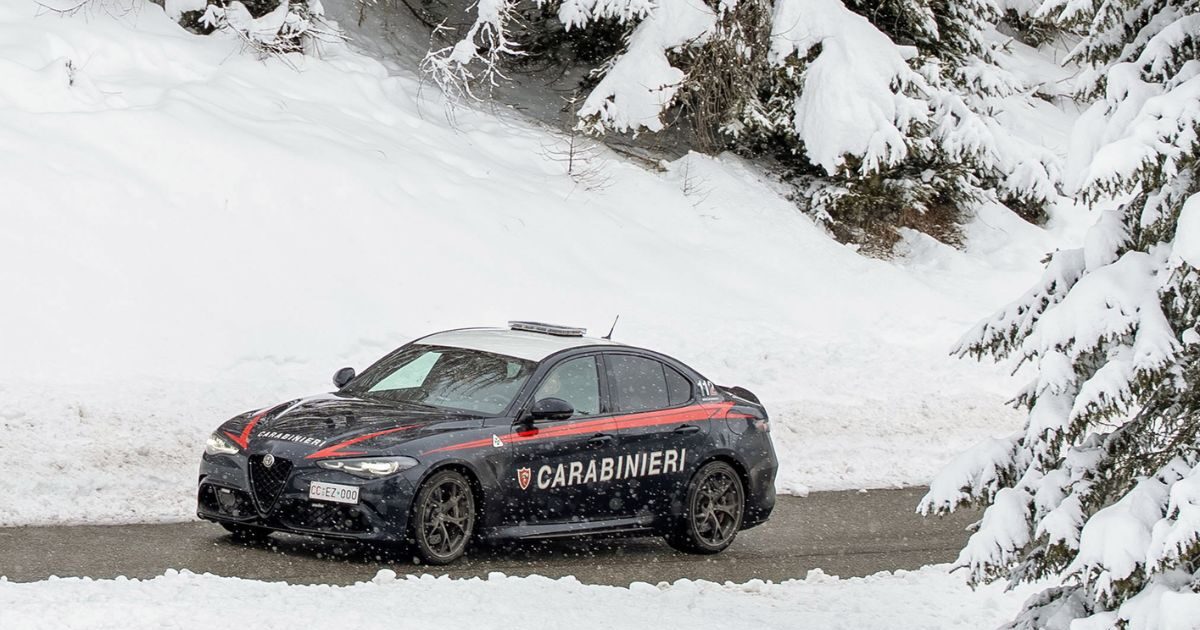 giuliaquadrifoglio carabinieri 02 1200x630.jpg