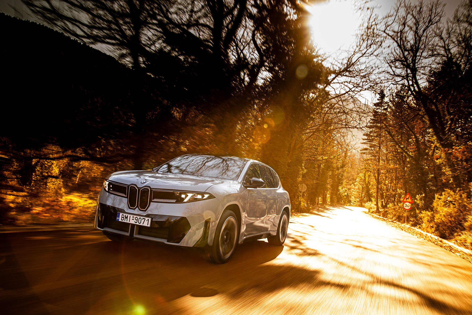 bmwix3 82.jpg