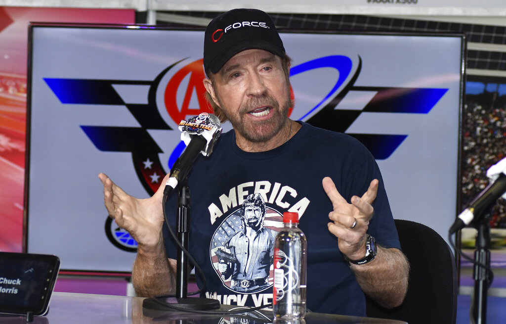 chuck norris rip ap photo larry papke.jpg
