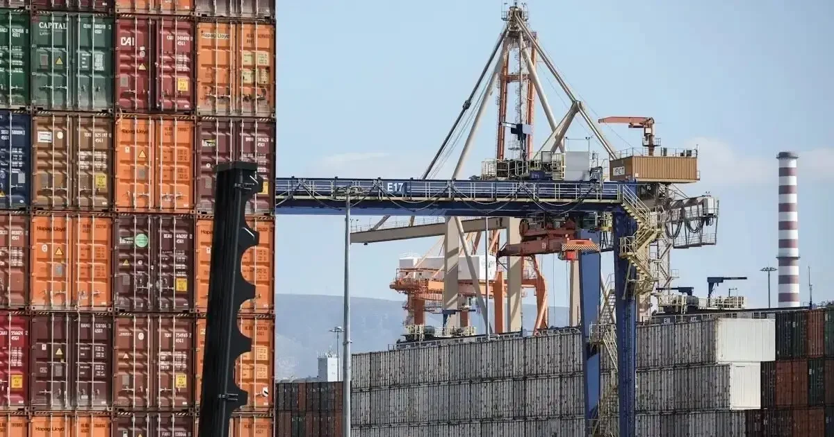 container exports peiraias eurok 1200x675 1 1200x630.webp.webp