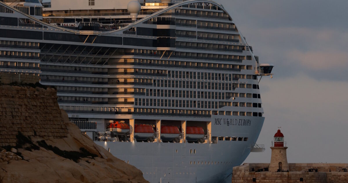 cruise ship 1200x630.jpg