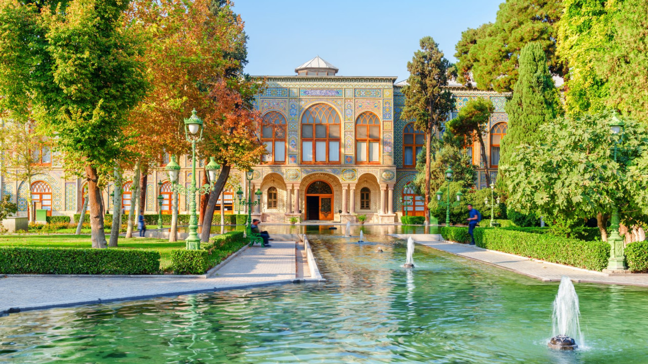 shutterstock palati golestan.jpg