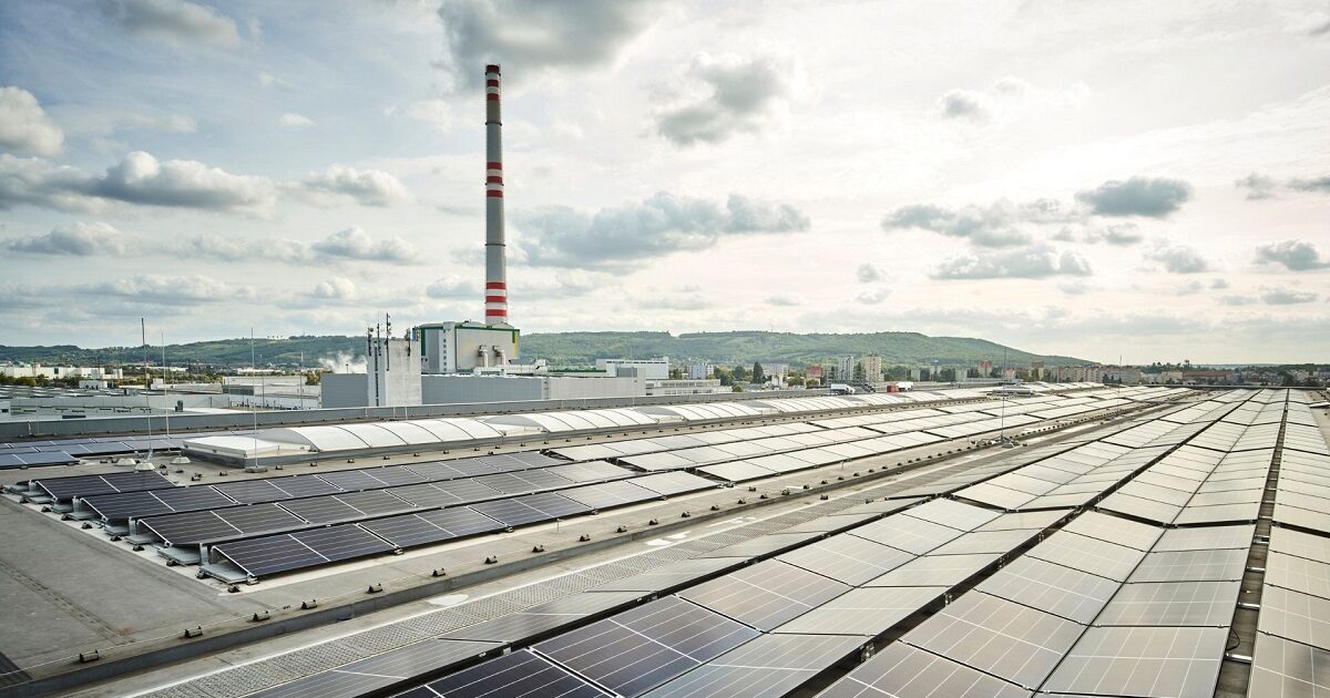 skoda auto new roof top photovoltaic system 01 1200x630.jpg