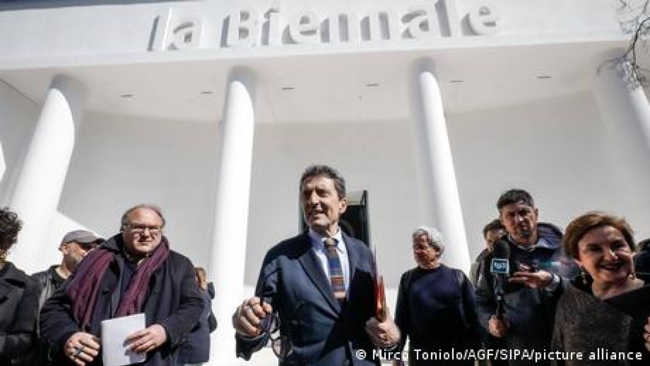 8d71182696fb19a0c9a81f71b5d2a68f 76809291 302.jpg