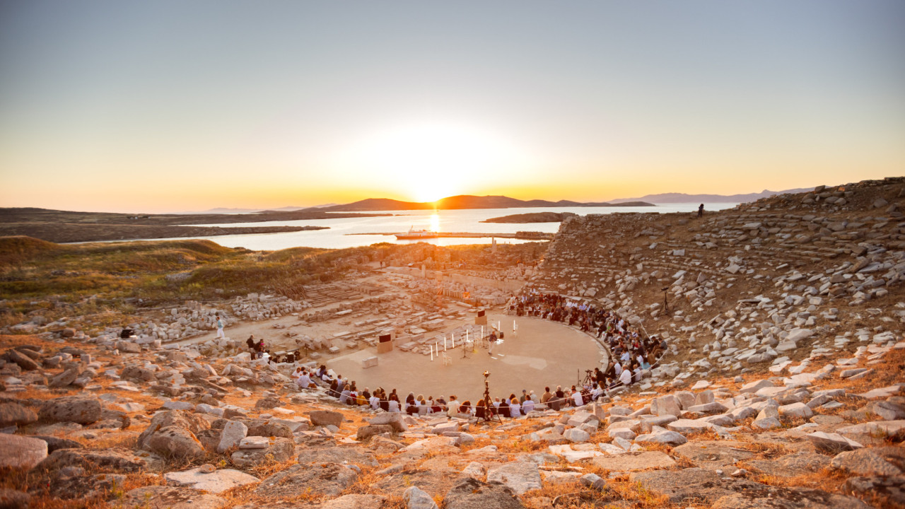 dilos theatre worldhumanforumacf7211a da8f 317b 58fd 00f2fce2ab1b.jpg