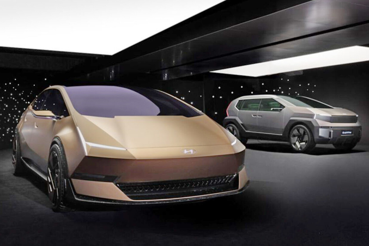 hyundai ioniq venus earth opening.jpg