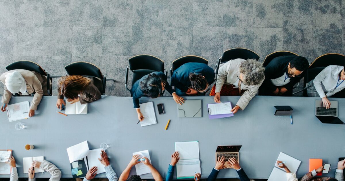 istock ergazomenoi 2184773448 1200x630.jpg