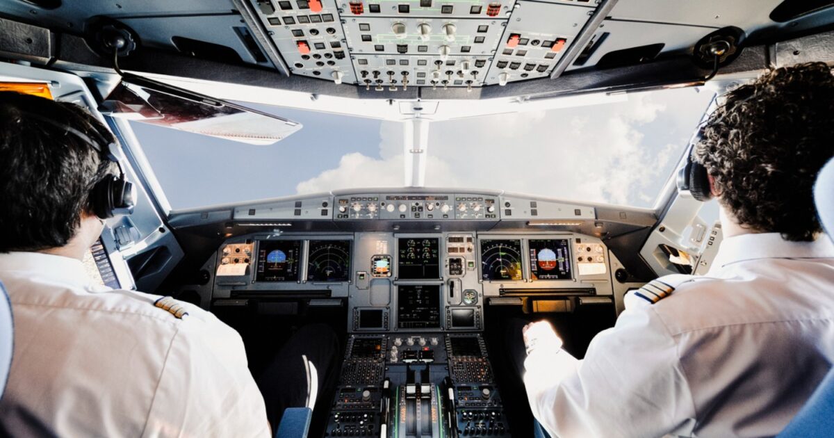 pilotos aeroplano istock 1 1200x630.jpg