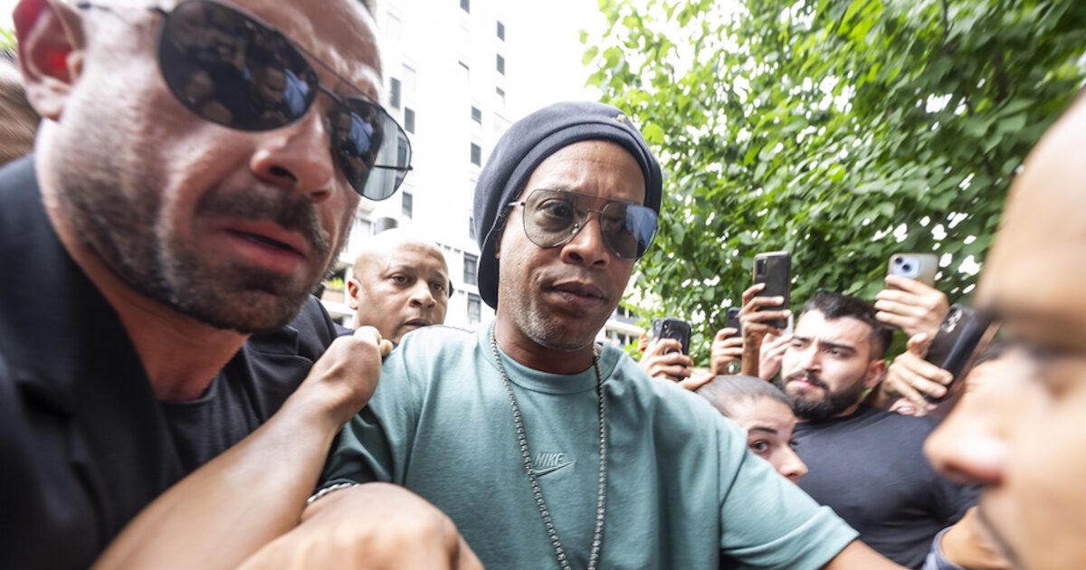 ronaldinho ape 1200x630.jpg