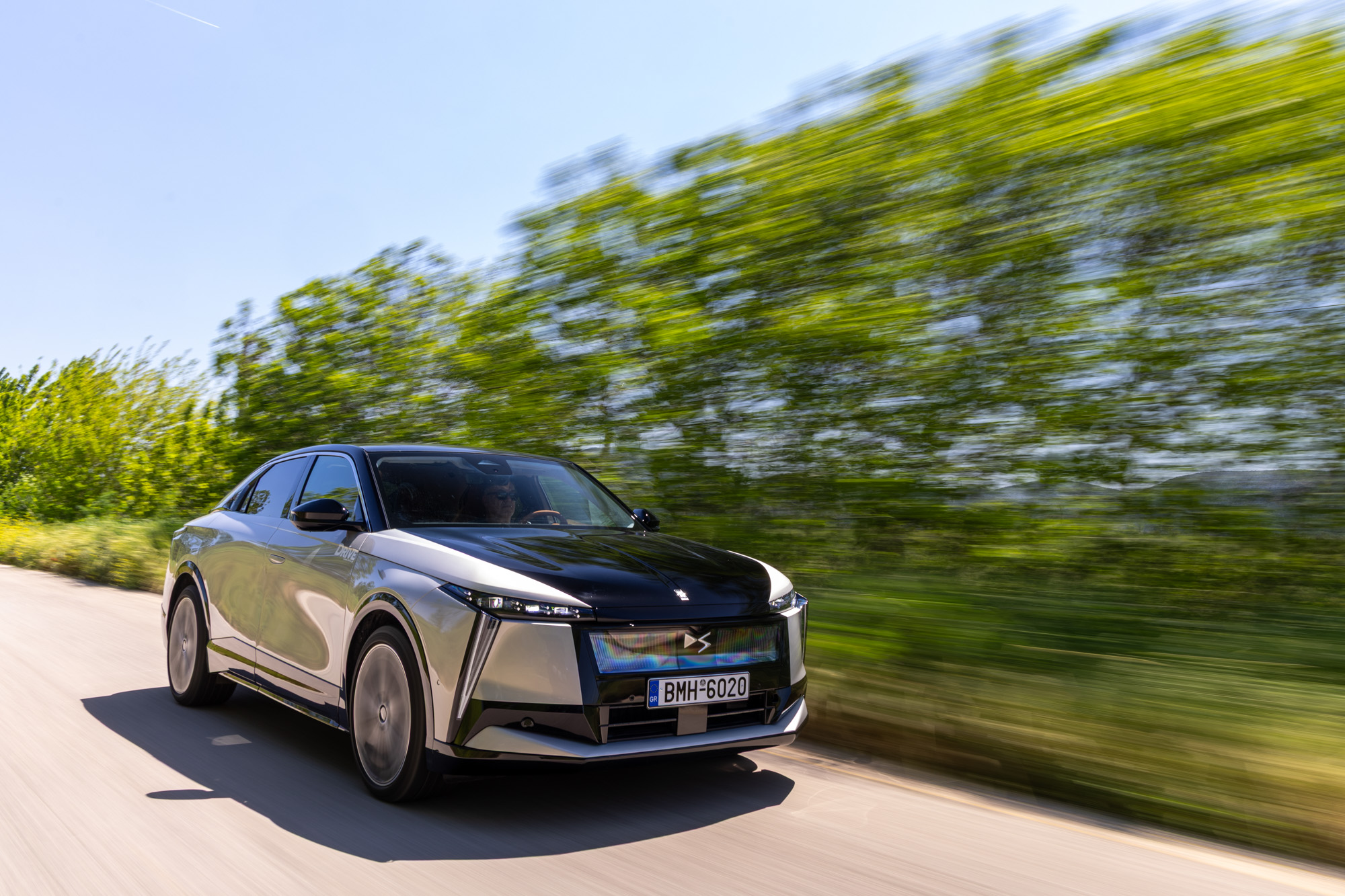 test drive ds ndeg8 long range awd opening.jpg