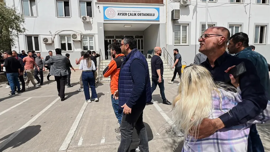 tourkia sxoleio.png.webp.webp