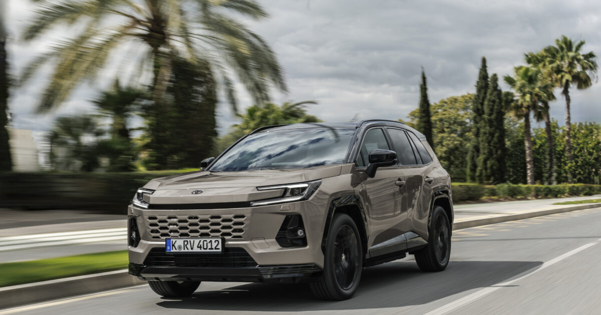 toyota rav4 phev 01 1200x630.jpg