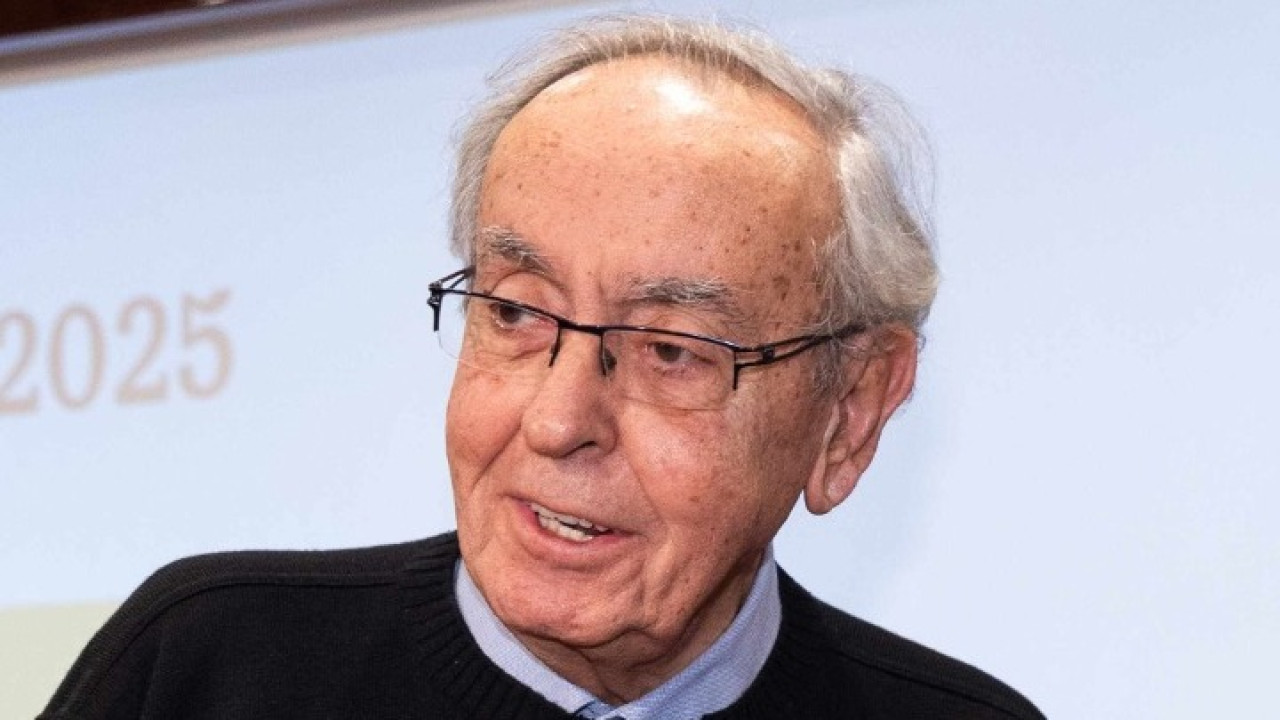 daskalopoulos ape.jpg