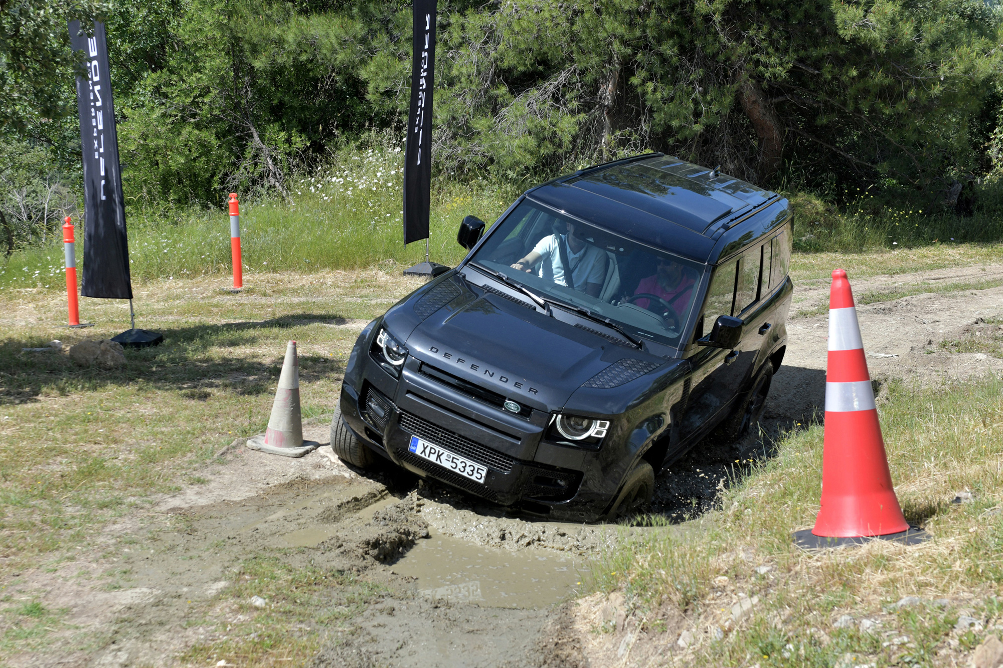 defender off road experience 001.jpg