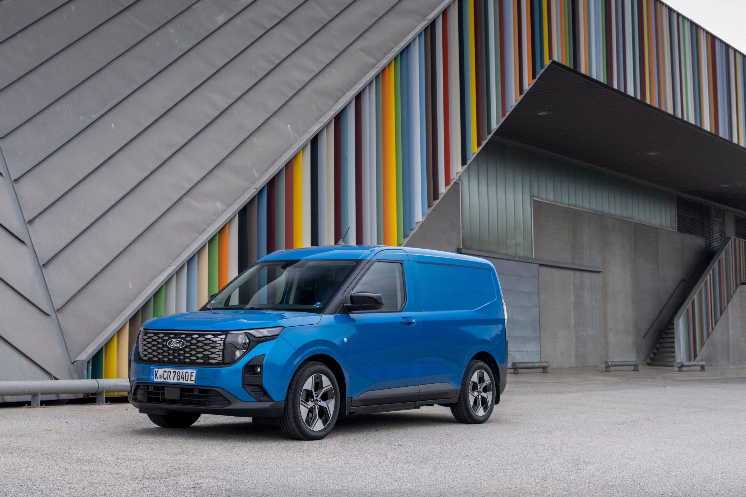 ford e transit courier 02 1.jpg