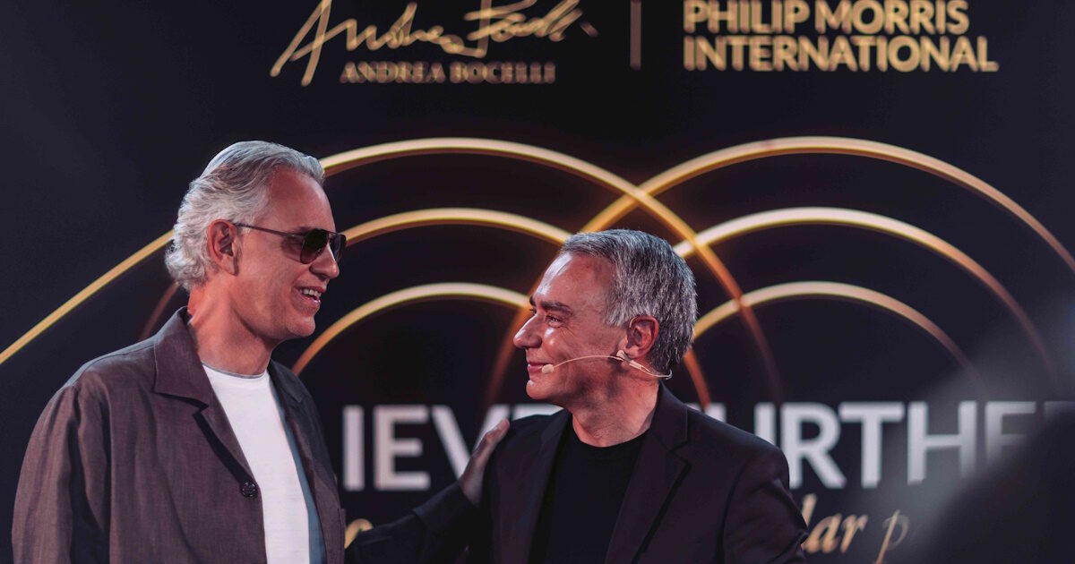 o andrea bocelli kai o massimo andolina president europe tis philip morris international 1200x630.jpg