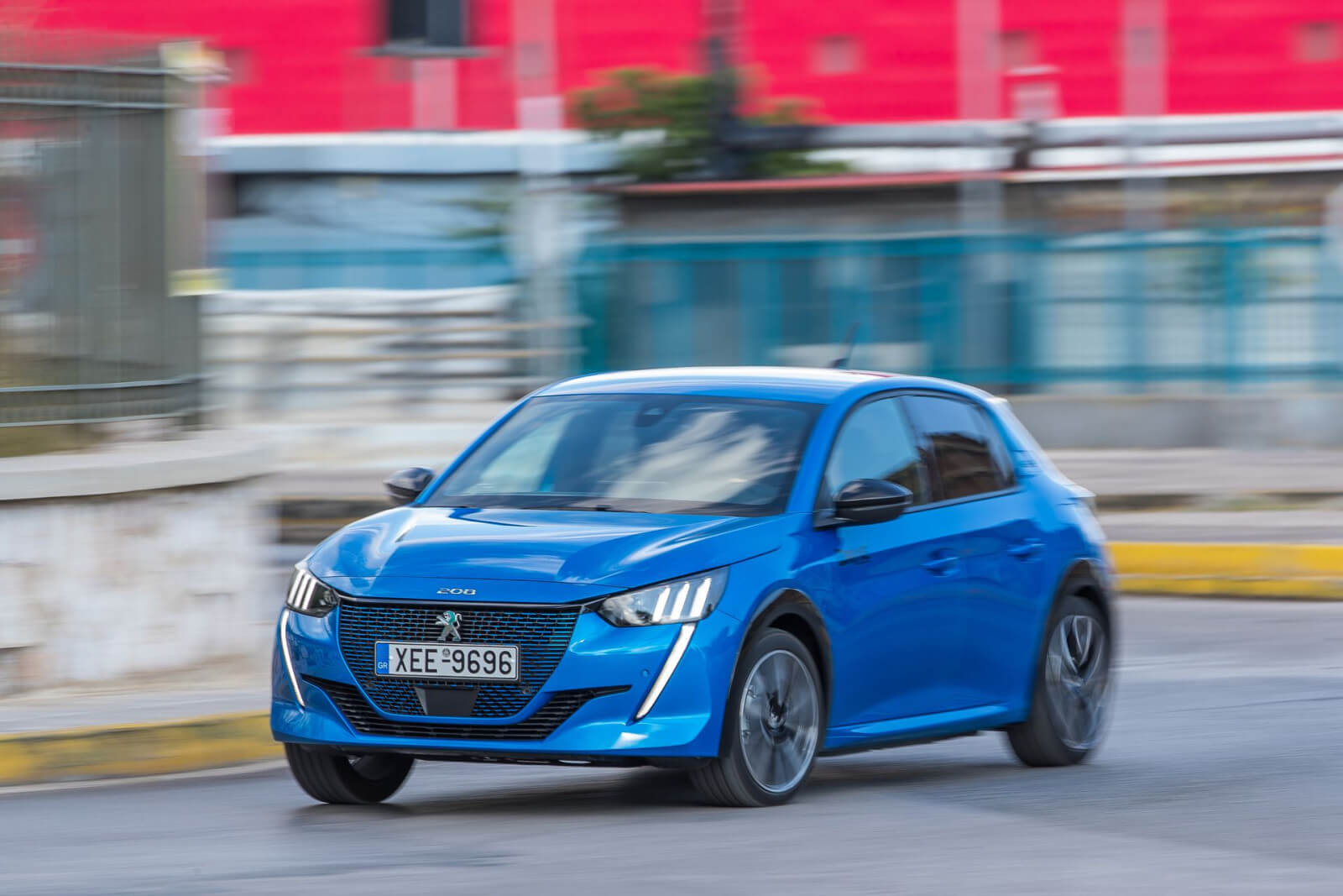 peugoet e 208 drive 4.jpg