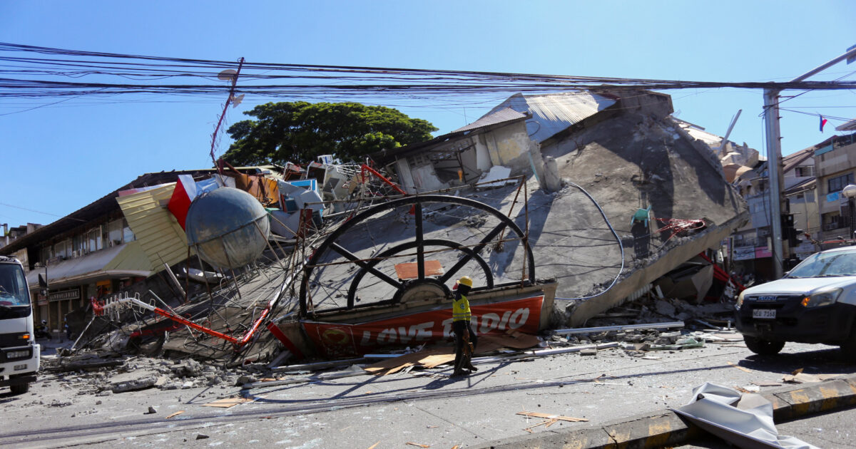 seismos philippines reuters 1 1200x630.jpg