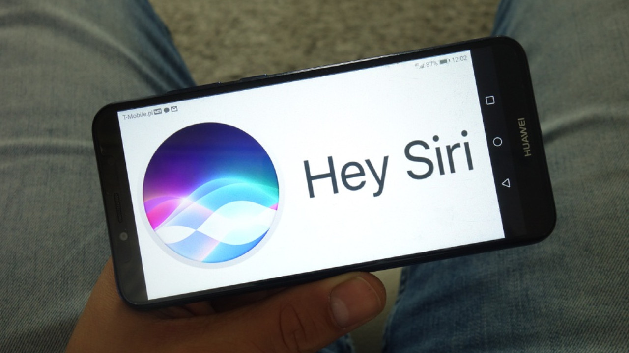 siri shutterstock.jpg
