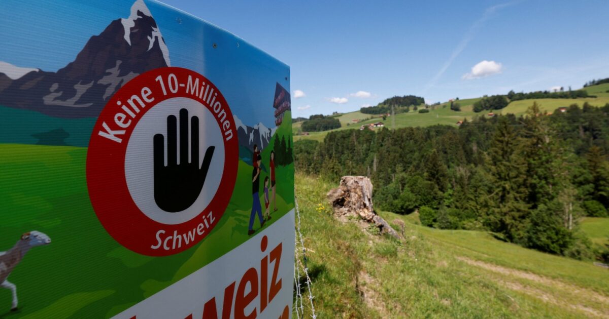 switzerland elvetia dimopsifisma reuters 1200x630.jpg