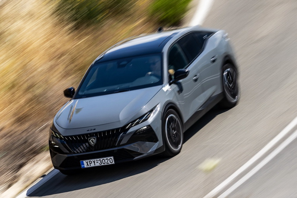 test drive peugeot e 408 opening.jpg