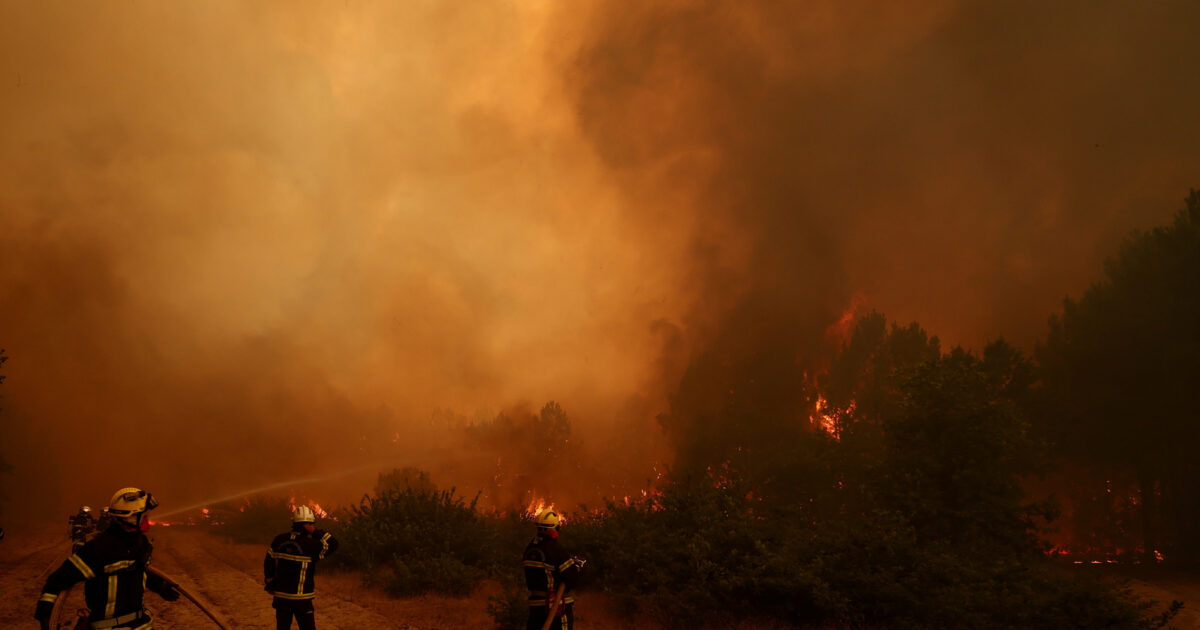 2026 07 24t145138z 1861994574 rc2dkmaj2n0g rtrmadp 3 europe weather france wildfire 1200x630.jpg