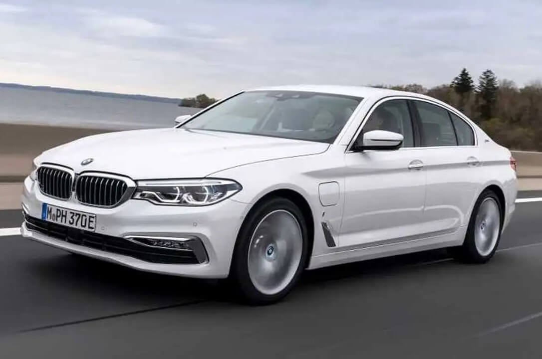 bmw 530e iperformance review finds the new plug in a contender.jpg