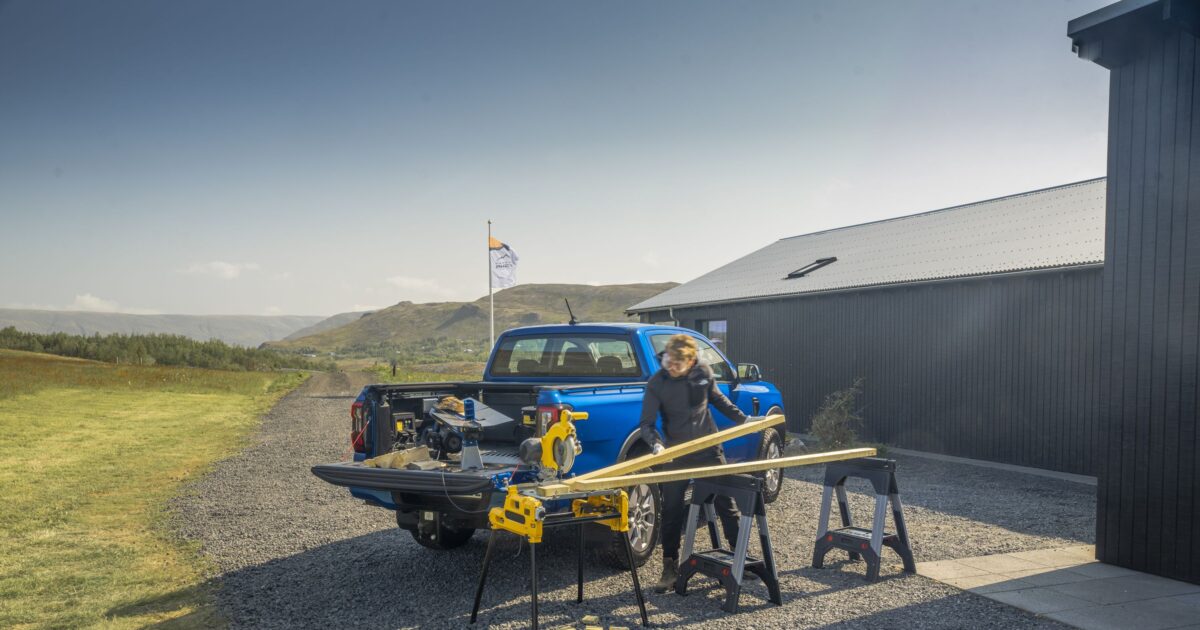 ford ranger phev 01 1200x630.jpg