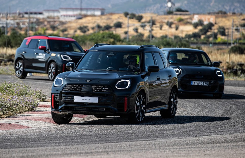 mini jcw megara.24.jpg
