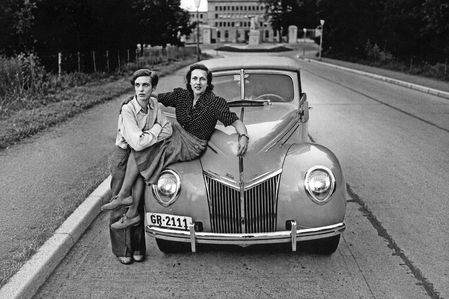 ella maillart annemarie schwarzenbach ford v8 hero.jpg