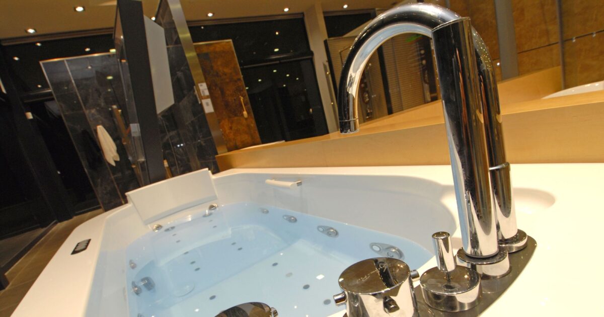 jacuzzi 1200x630.jpg