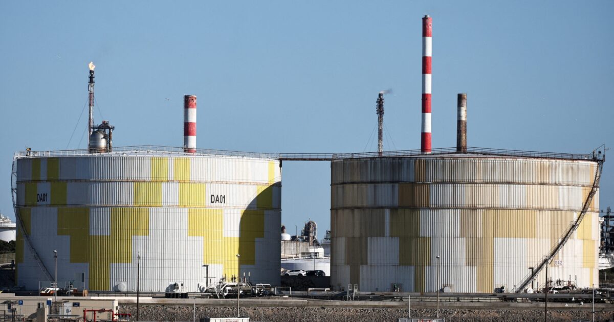 oil dexamenes petrelaio reuters scaled 2 1200x630.jpeg