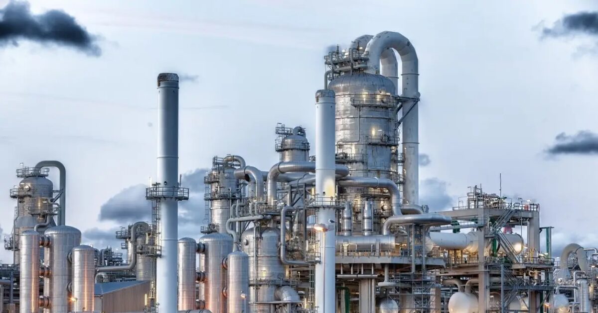 oil industry 1 1200x630.jpg