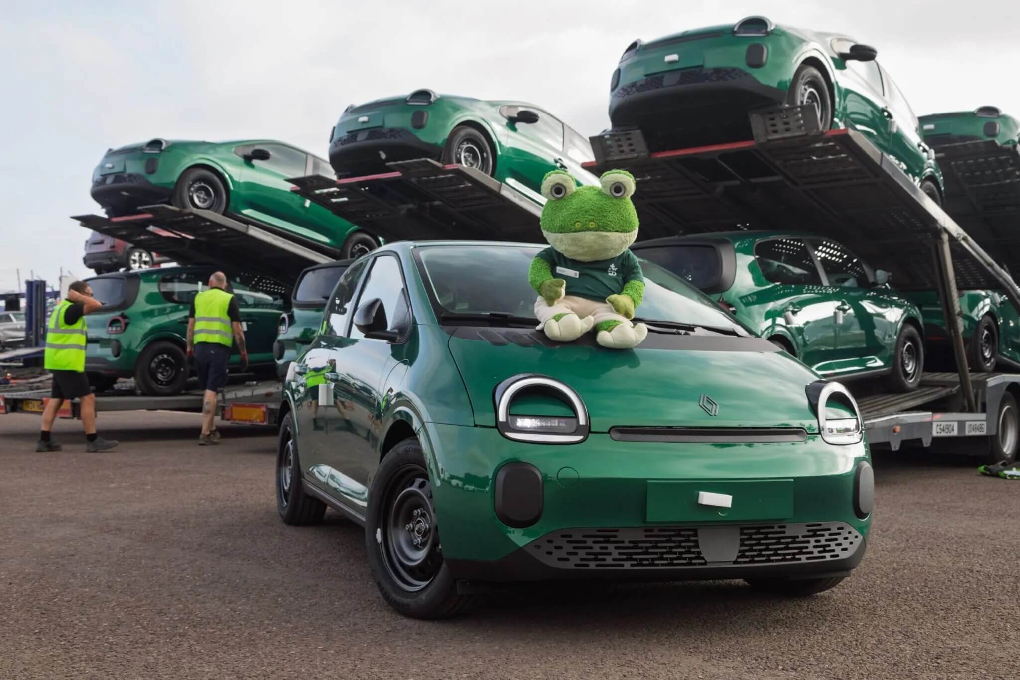 renault twingo e tech uk shipment 2 2048x1366.jpg