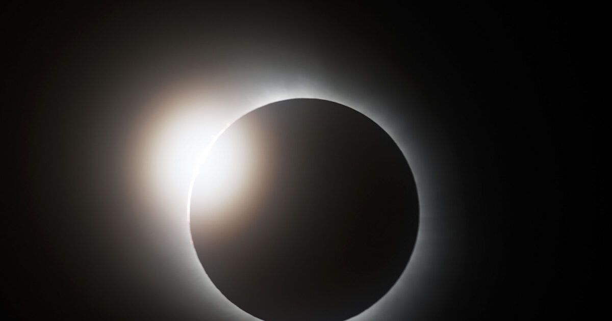 solar eclipse 1200x630.jpg