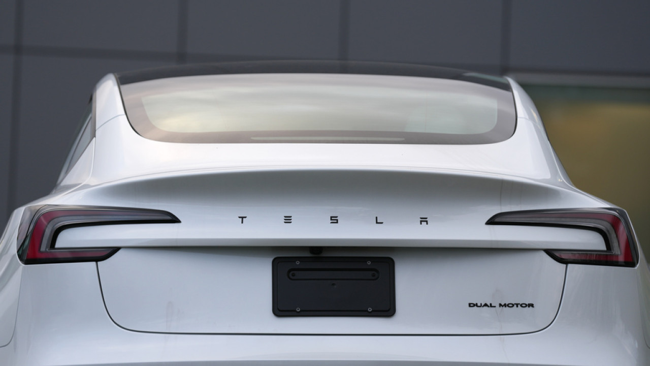 tesla ap.jpg