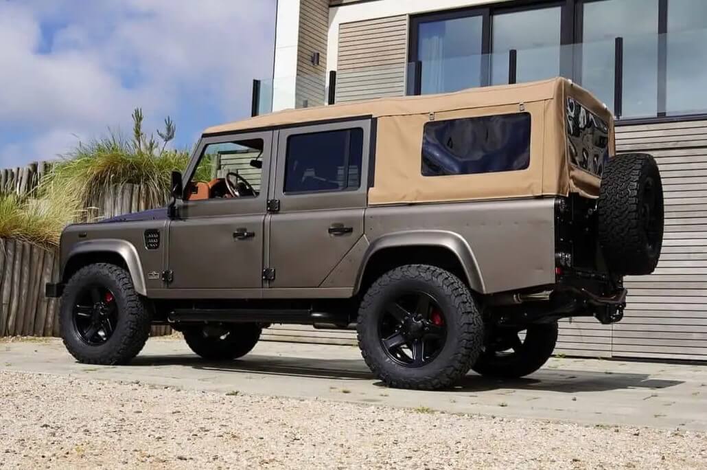 the landrovers press 04 0.jpg