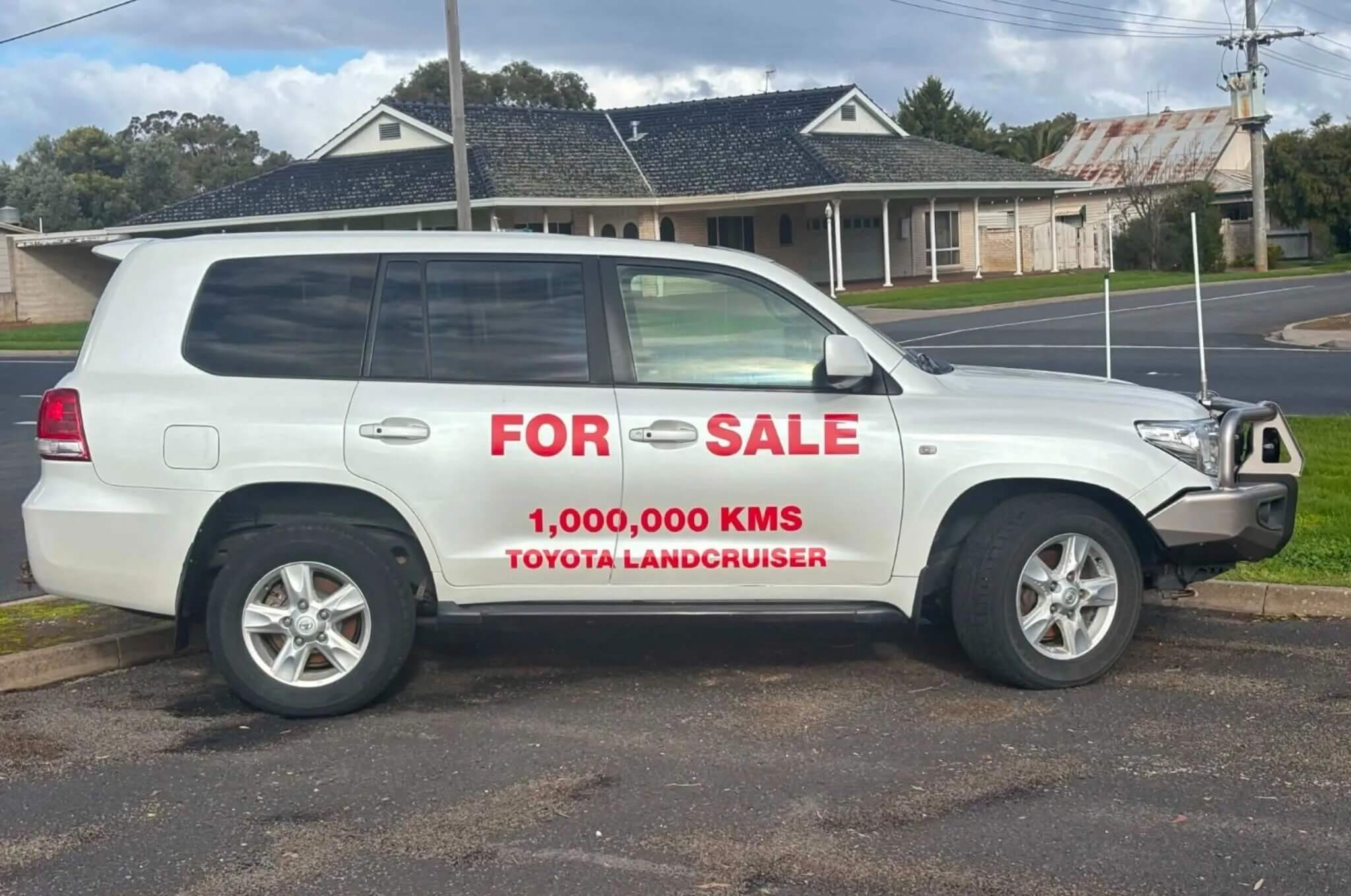 toyota land cruiser 200 series 1 million km auction 1 2048x1536.jpg