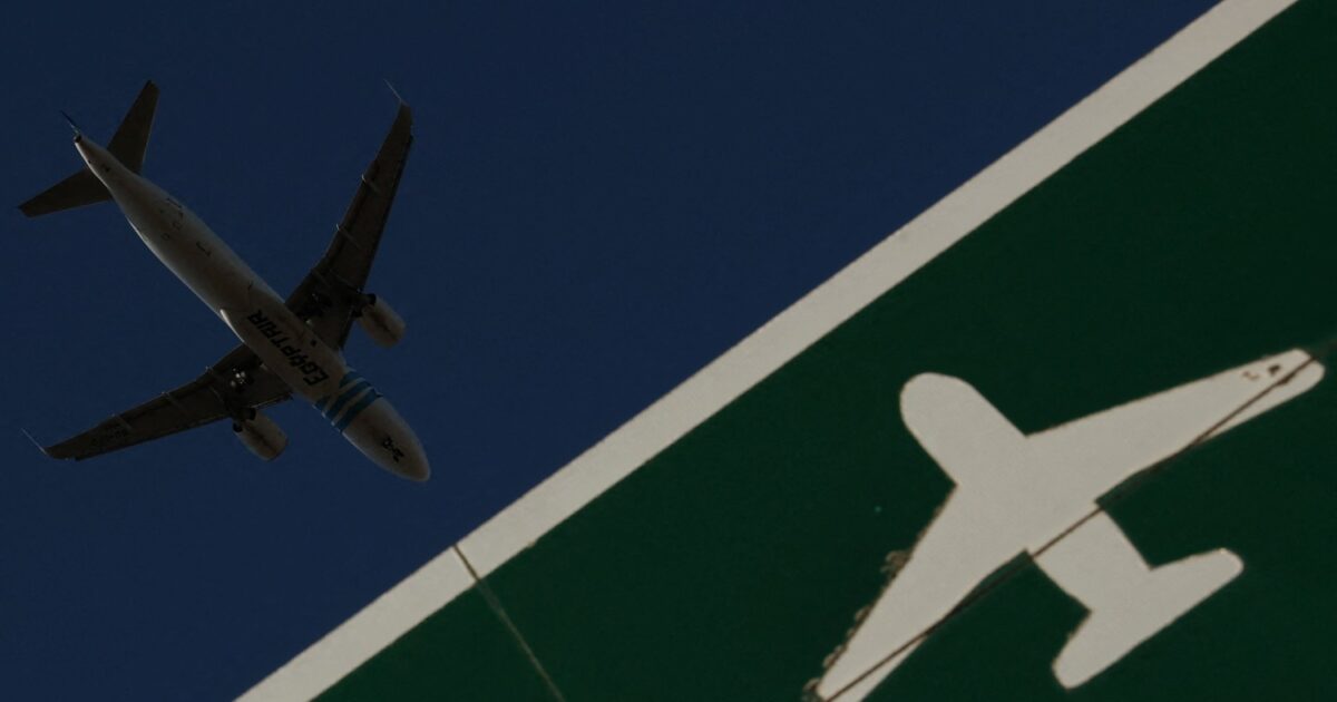 aeroplano aerodromio reuters 1200x630.jpg