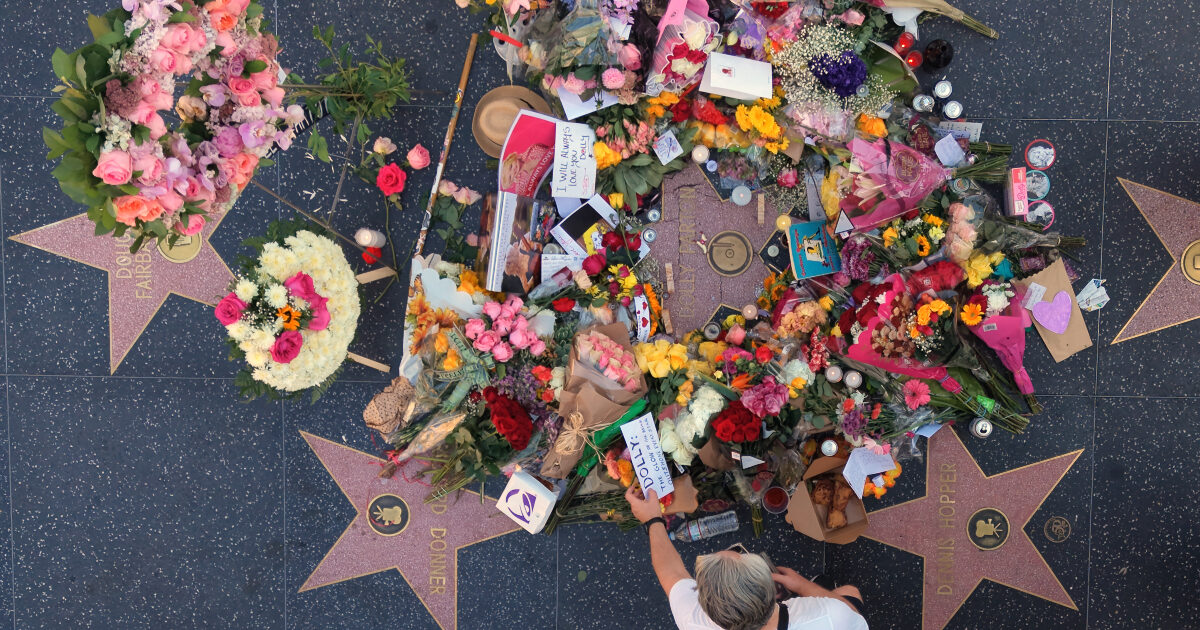 dolly parton star 1 1200x630.jpg