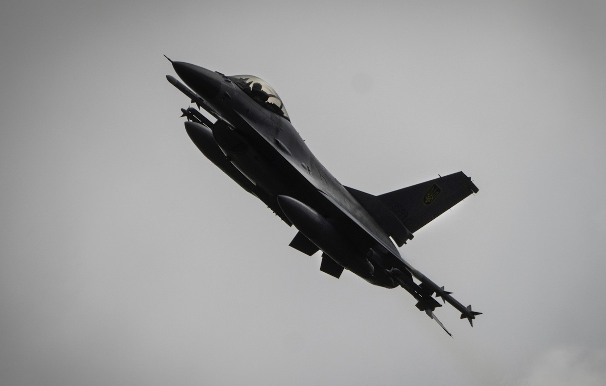 f16 ap.jpg