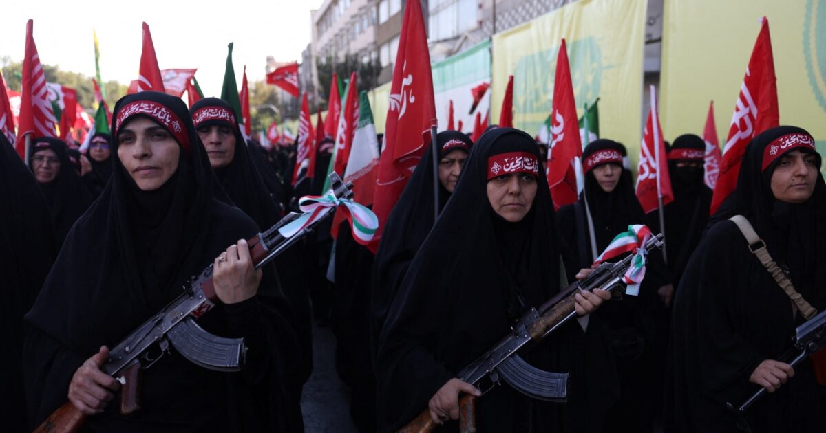 iran stratiotiki parelasi r 1200x630.jpg