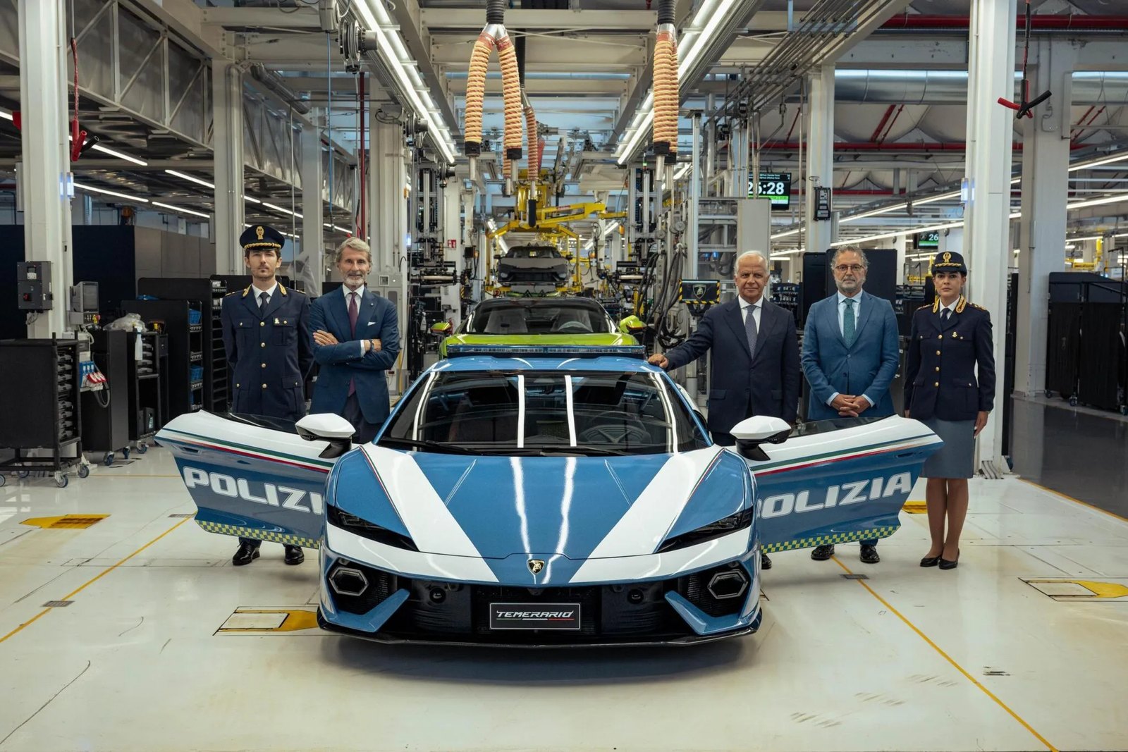 lamborghini temerario police 904 6 2048x1366.jpg