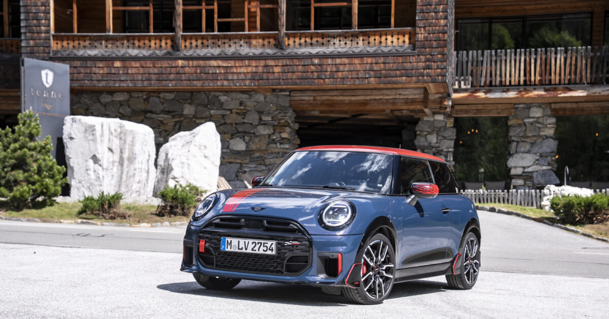 mini jcw 3 door 01 1200x630.jpg