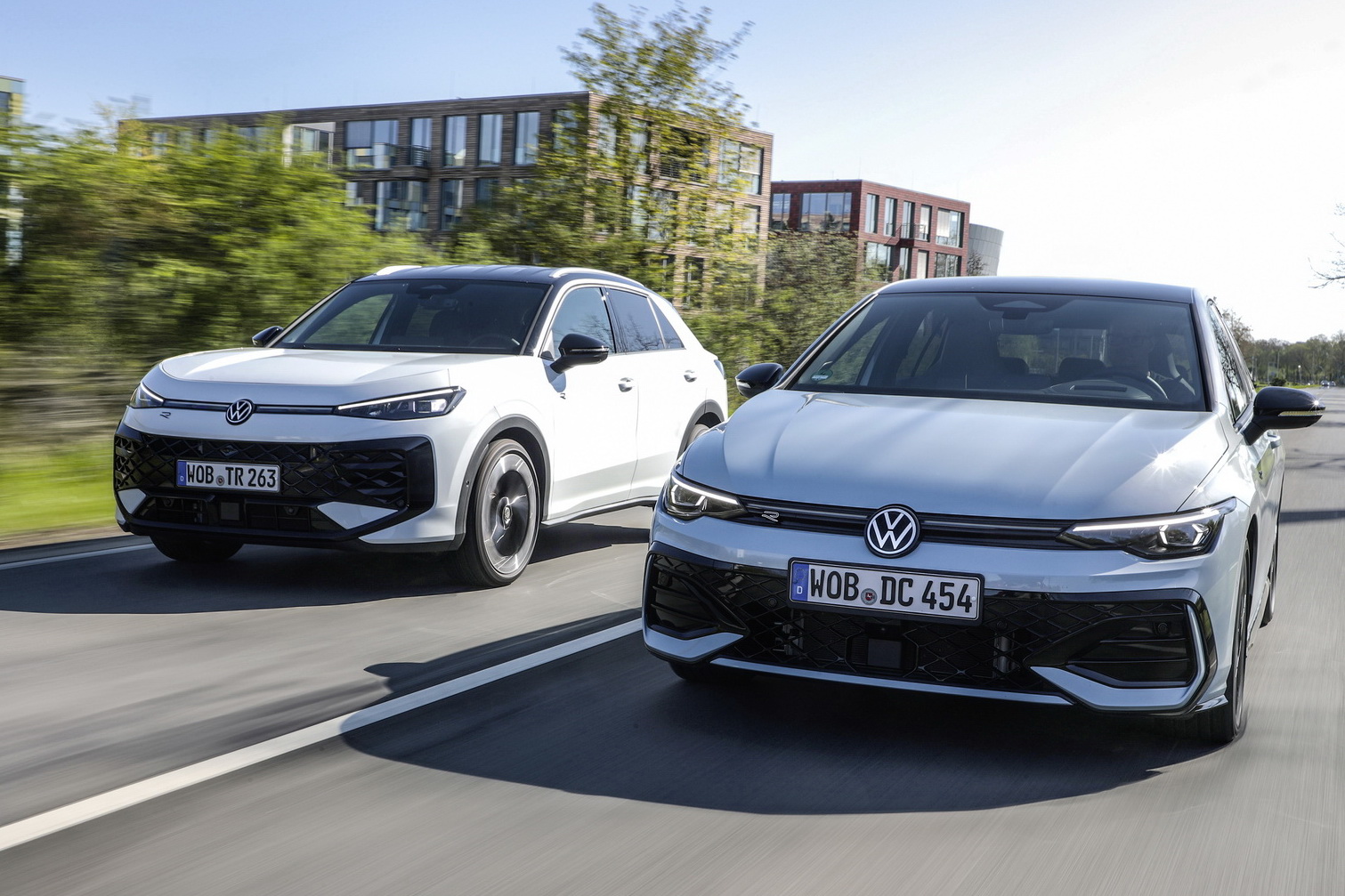 volkswagen hybrid 001.jpg
