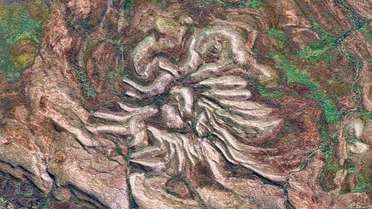 araxni krathras shutterstock.jpg