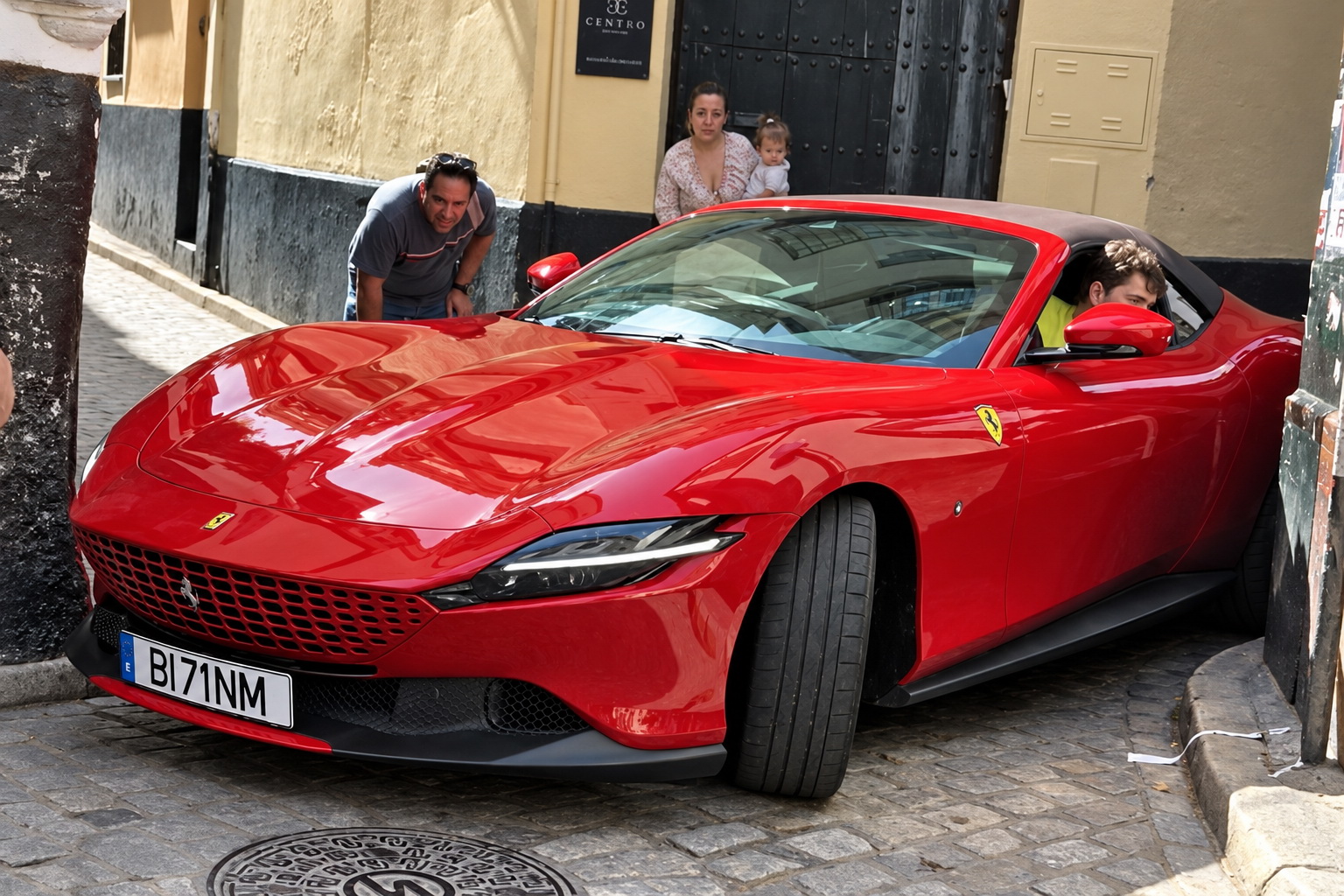 ferrari roma spider 3.jpg