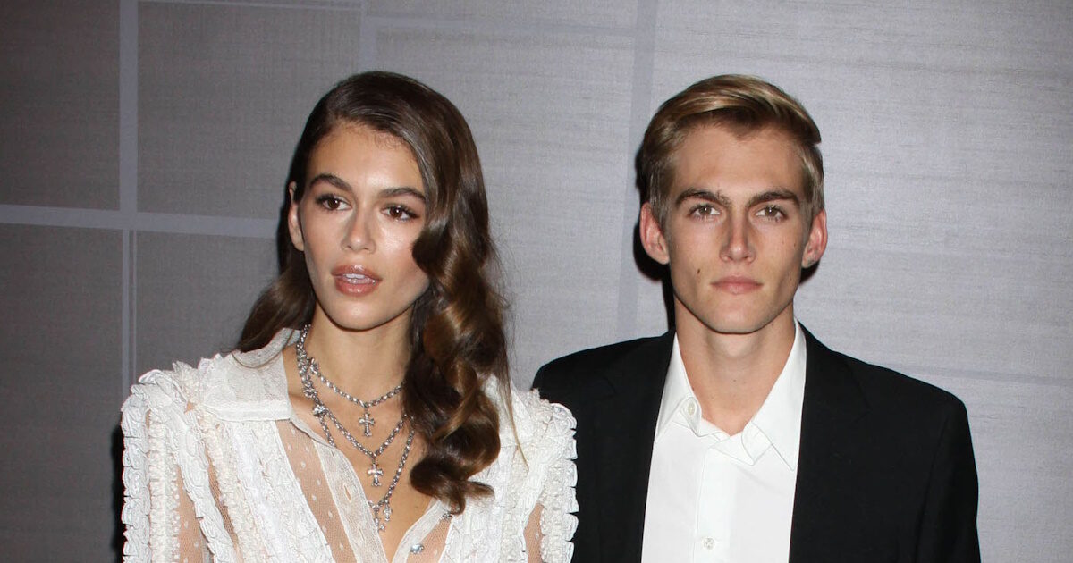 kaia gerber presley gerber 18102026 1200x630.jpg